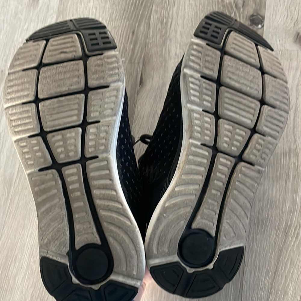 Under Armour Black White Charged Impulse Women's Running Shoes - Picture 5 of 5